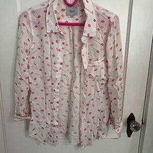 Rails White Top with Pink Lip Pattern
